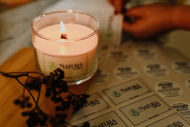 Świeczka o zapachu świerku - naturalny sposób na relaks i harmonię
